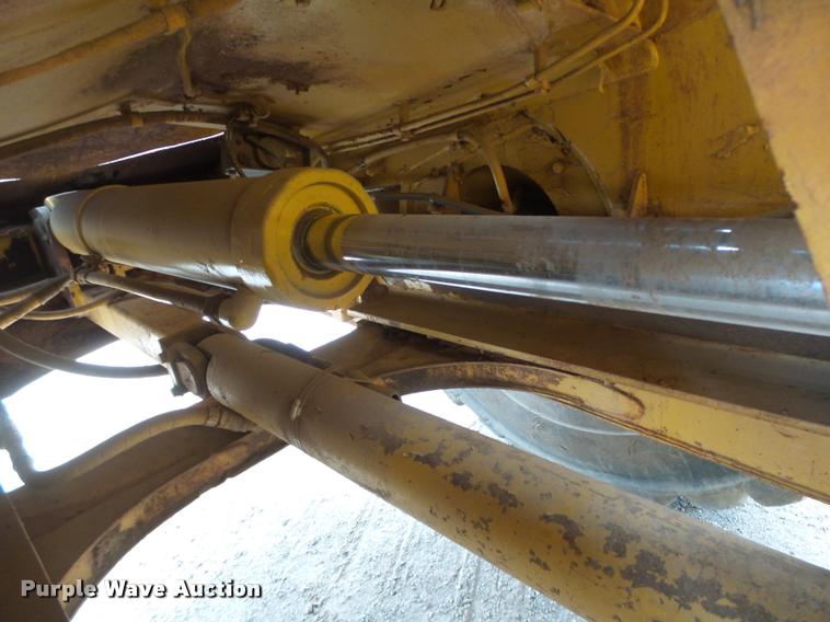 image for item DB0142 1989 Caterpillar 615C elevating scraper