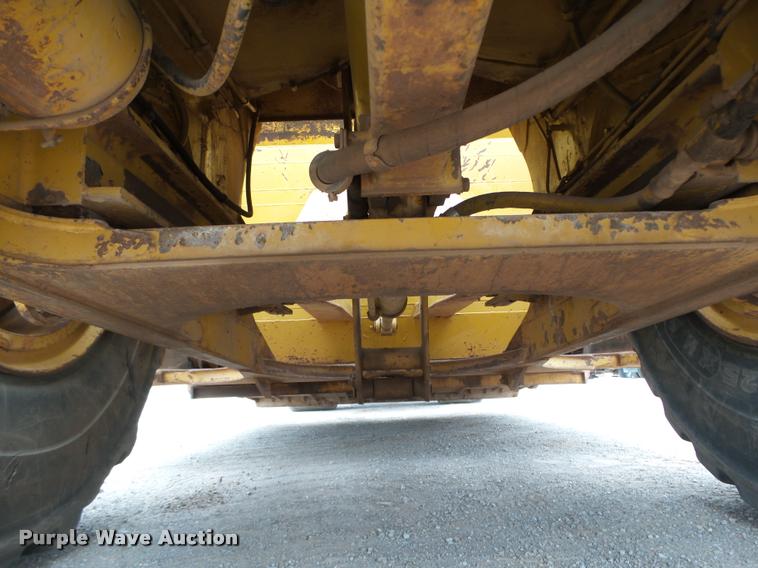 image for item DB0142 1989 Caterpillar 615C elevating scraper