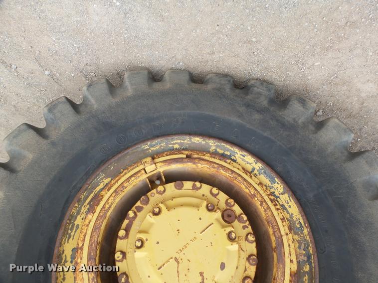 image for item DB0142 1989 Caterpillar 615C elevating scraper