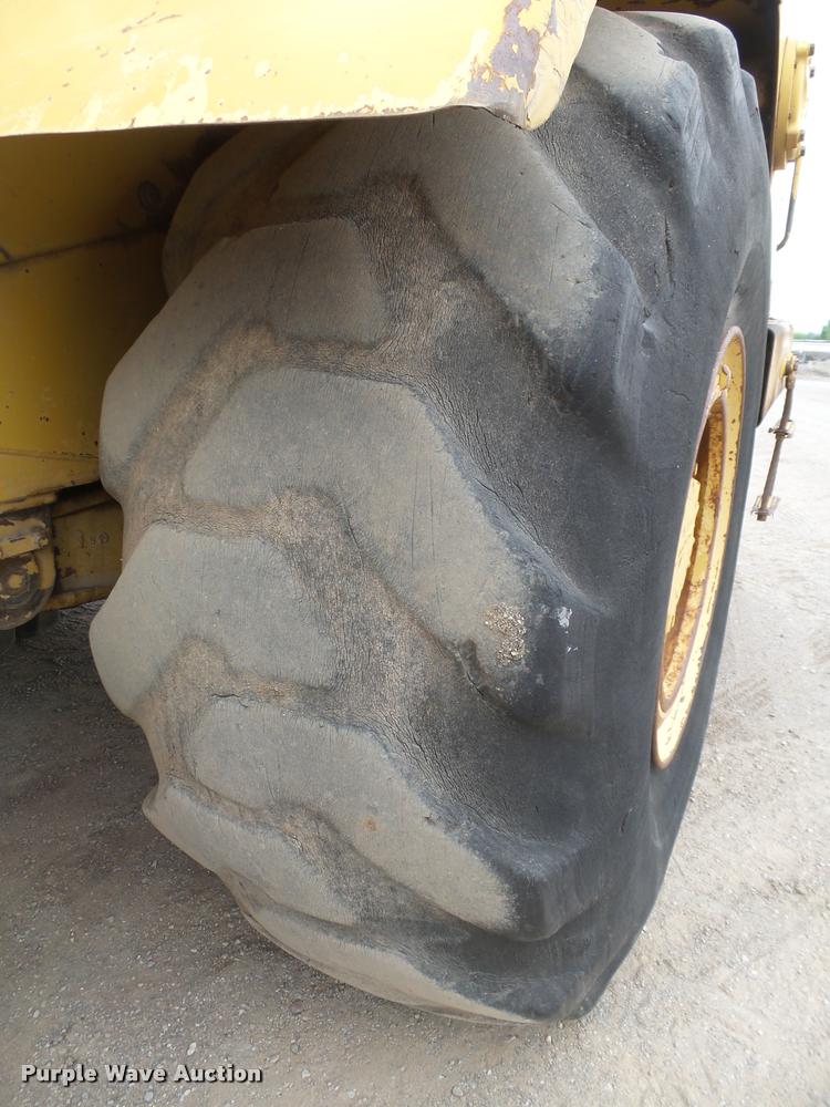 image for item DB0142 1989 Caterpillar 615C elevating scraper