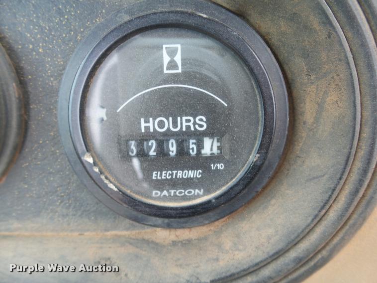 image for item DB0143 1989 Caterpillar 615C elevating scraper