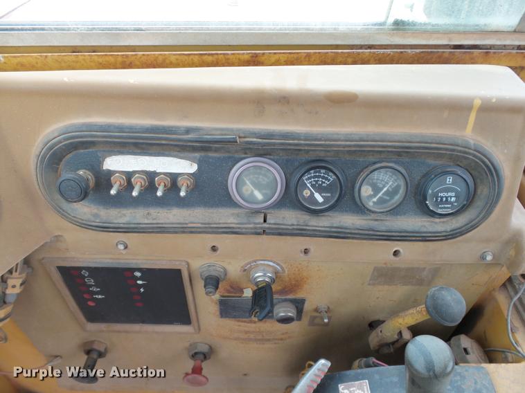 image for item DB0143 1989 Caterpillar 615C elevating scraper