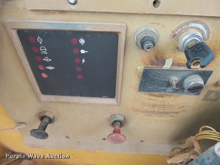 image for item DB0143 1989 Caterpillar 615C elevating scraper