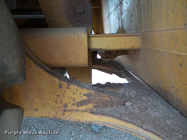 image for item DB0143 1989 Caterpillar 615C elevating scraper