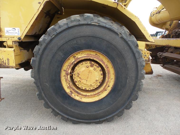 image for item DB0143 1989 Caterpillar 615C elevating scraper