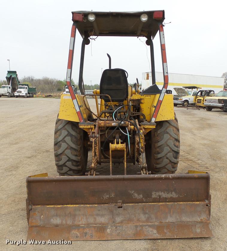 image for item DB0144 1986 John Deere 210C landscape tractor