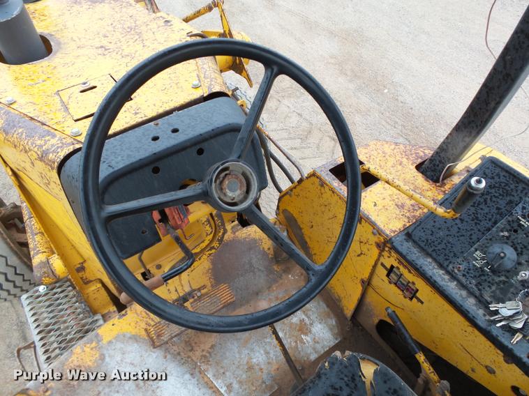 image for item DB0144 1986 John Deere 210C landscape tractor