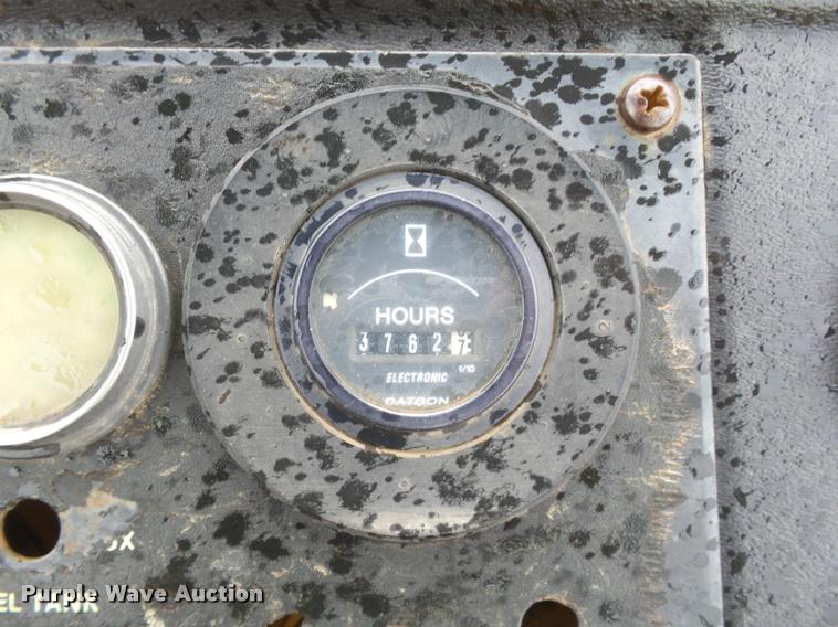 image for item DB0144 1986 John Deere 210C landscape tractor