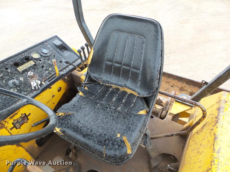 image for item DB0144 1986 John Deere 210C landscape tractor