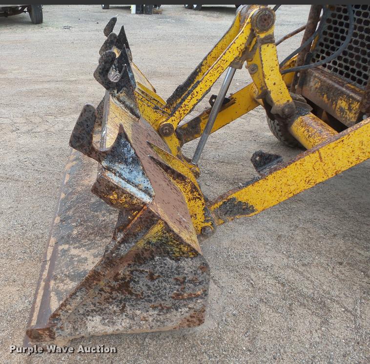 image for item DB0144 1986 John Deere 210C landscape tractor