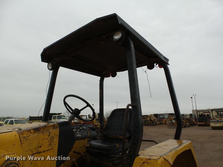 image for item DB0144 1986 John Deere 210C landscape tractor