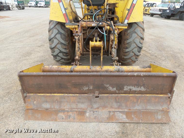 image for item DB0144 1986 John Deere 210C landscape tractor