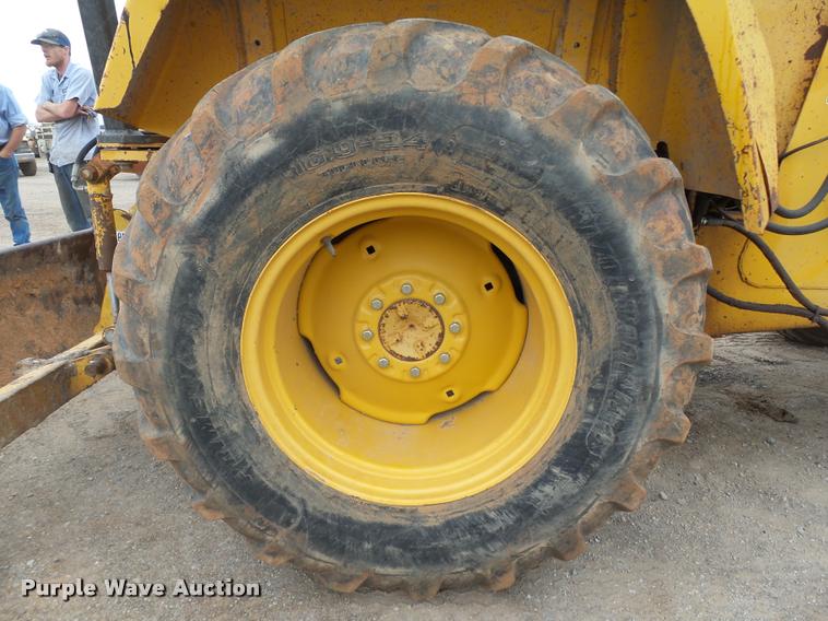 image for item DB0144 1986 John Deere 210C landscape tractor