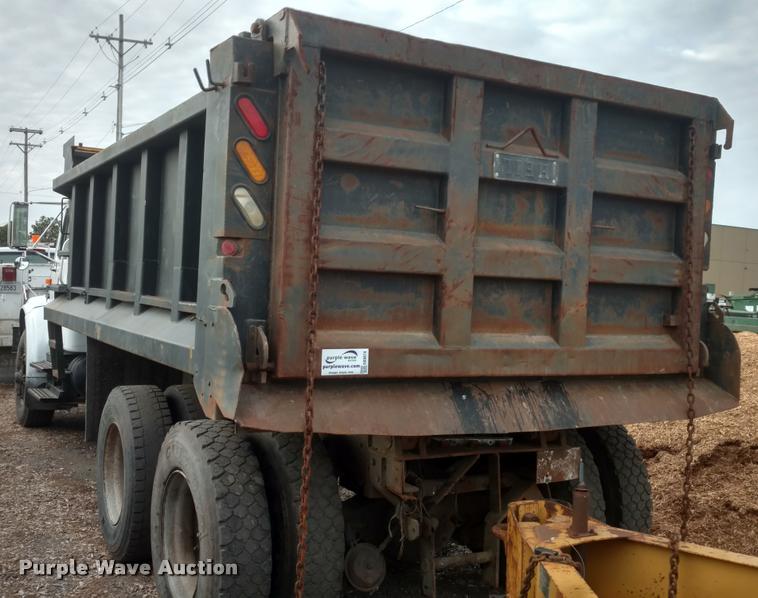 image for item DB0874 1997 International 4900 dump truck