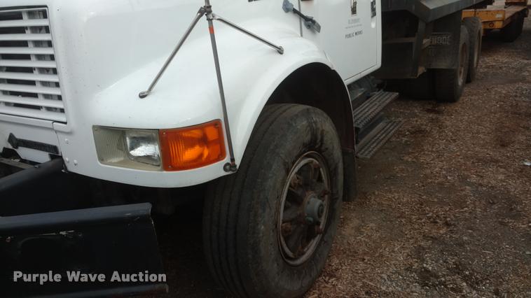 image for item DB0874 1997 International 4900 dump truck