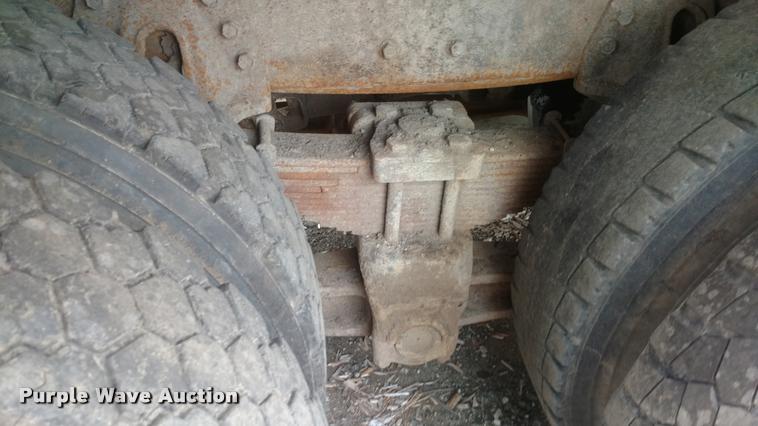 image for item DB0874 1997 International 4900 dump truck