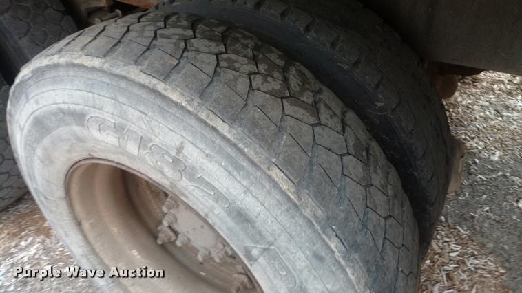 image for item DB0874 1997 International 4900 dump truck