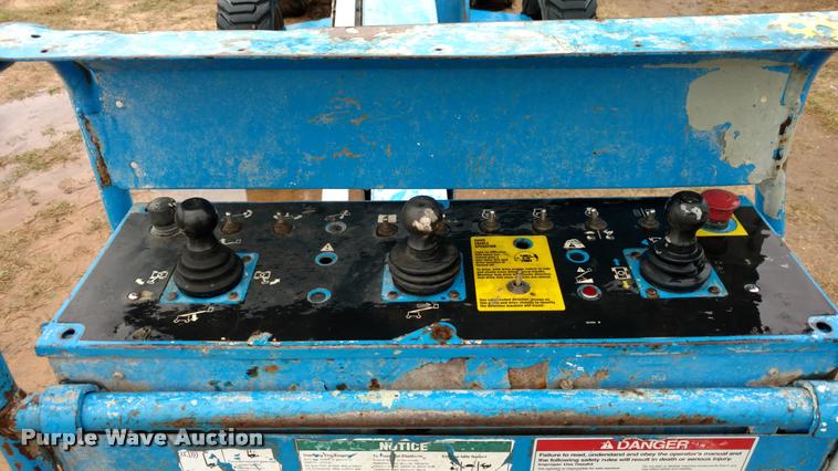image for item DB0884 2005 Genie S60 boom lift