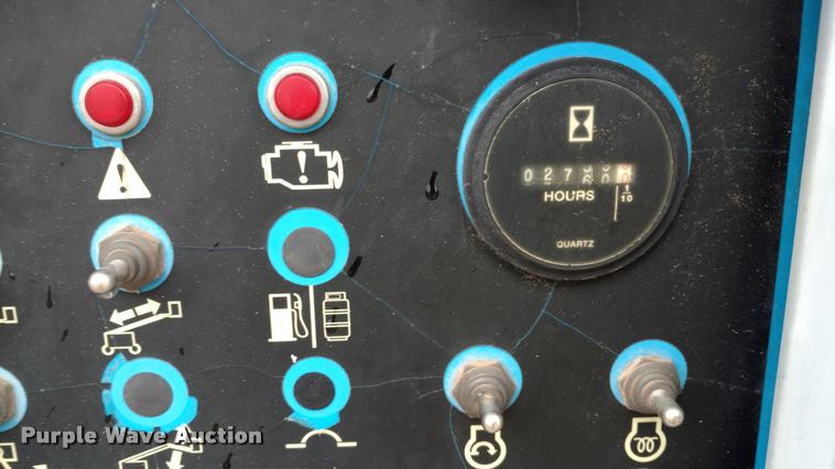 image for item DB0884 2005 Genie S60 boom lift