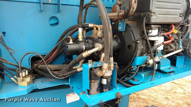 image for item DB0884 2005 Genie S60 boom lift