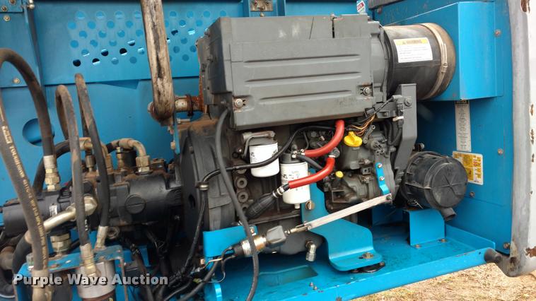 image for item DB0884 2005 Genie S60 boom lift