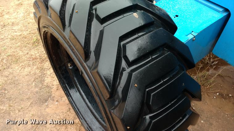 image for item DB0884 2005 Genie S60 boom lift