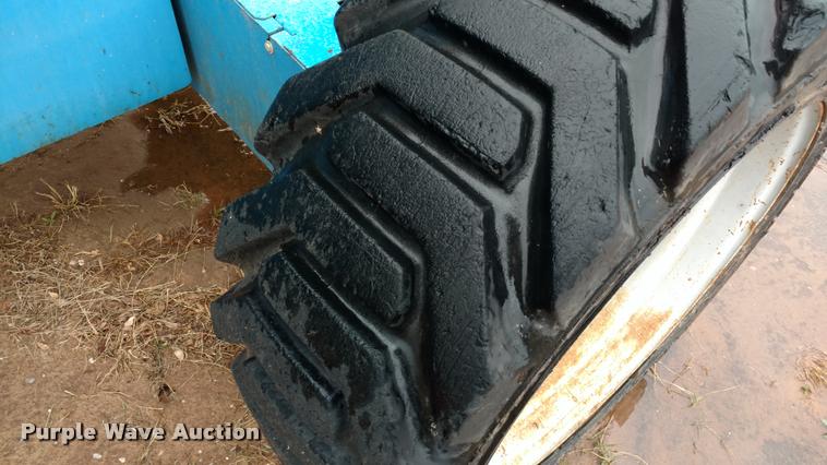 image for item DB0884 2005 Genie S60 boom lift