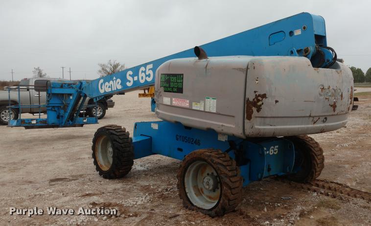 image for item DB0885 2005 Genie S65 boom lift