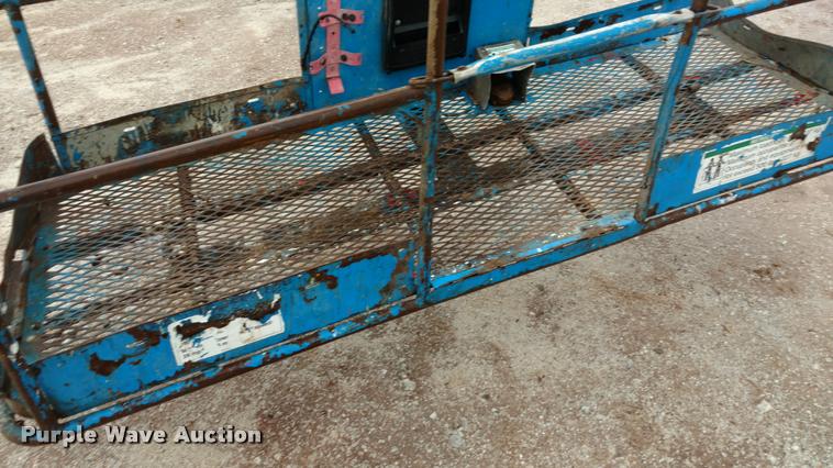 image for item DB0885 2005 Genie S65 boom lift