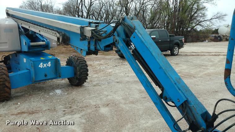 image for item DB0885 2005 Genie S65 boom lift