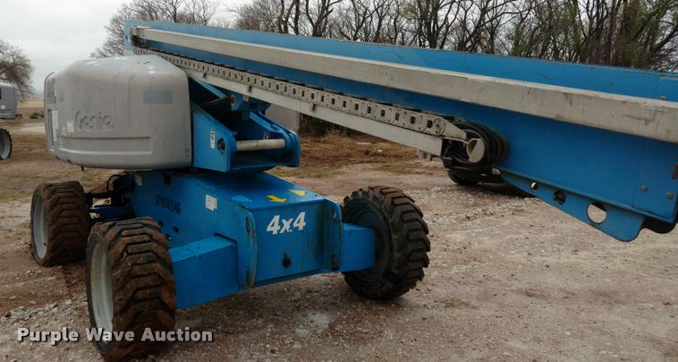 image for item DB0885 2005 Genie S65 boom lift