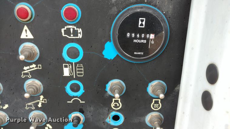 image for item DB0885 2005 Genie S65 boom lift