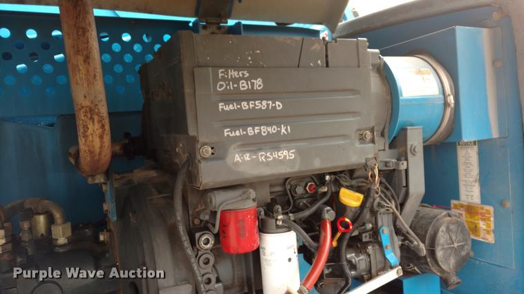 image for item DB0885 2005 Genie S65 boom lift