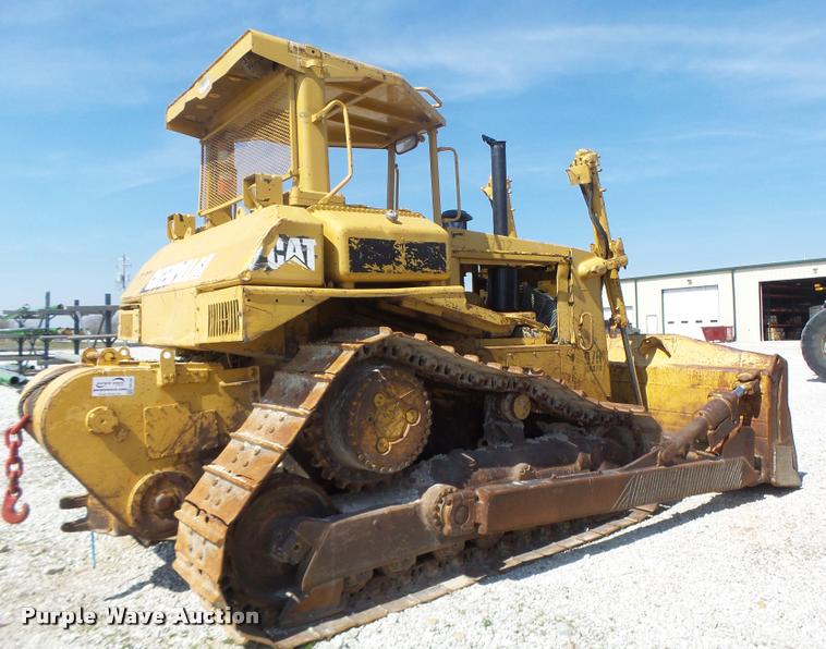 image for item DB1293 Caterpillar D7H Series II dozer