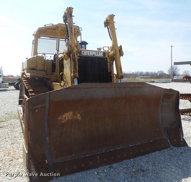 image for item DB1293 Caterpillar D7H Series II dozer
