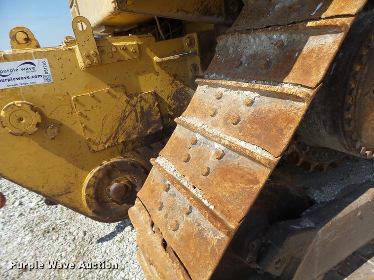 image for item DB1293 Caterpillar D7H Series II dozer