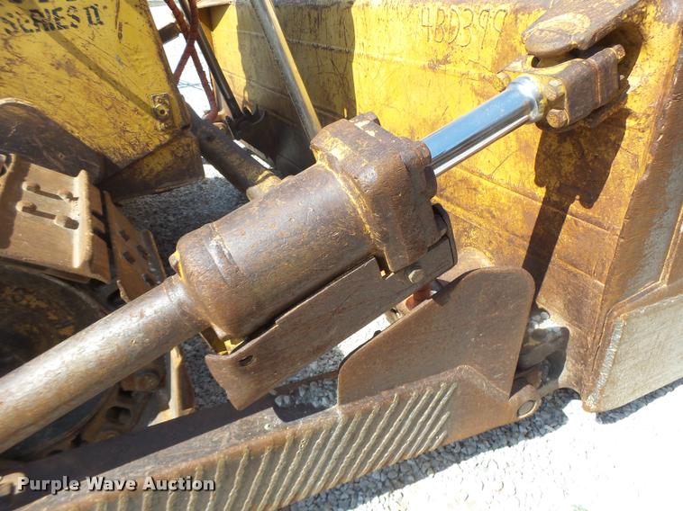 image for item DB1293 Caterpillar D7H Series II dozer