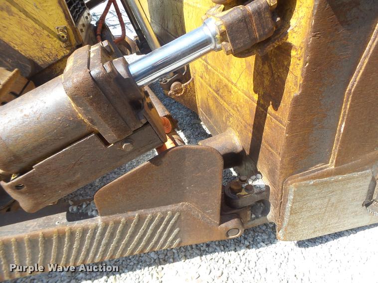 image for item DB1293 Caterpillar D7H Series II dozer
