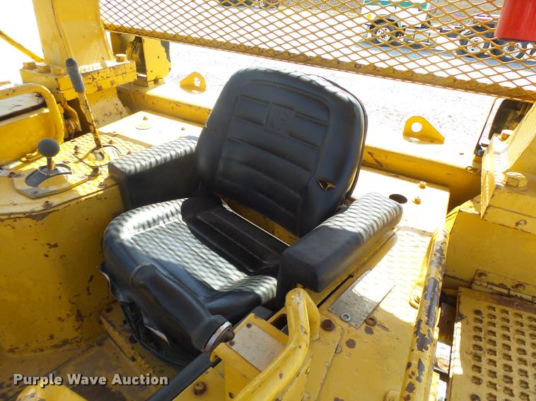 image for item DB1293 Caterpillar D7H Series II dozer