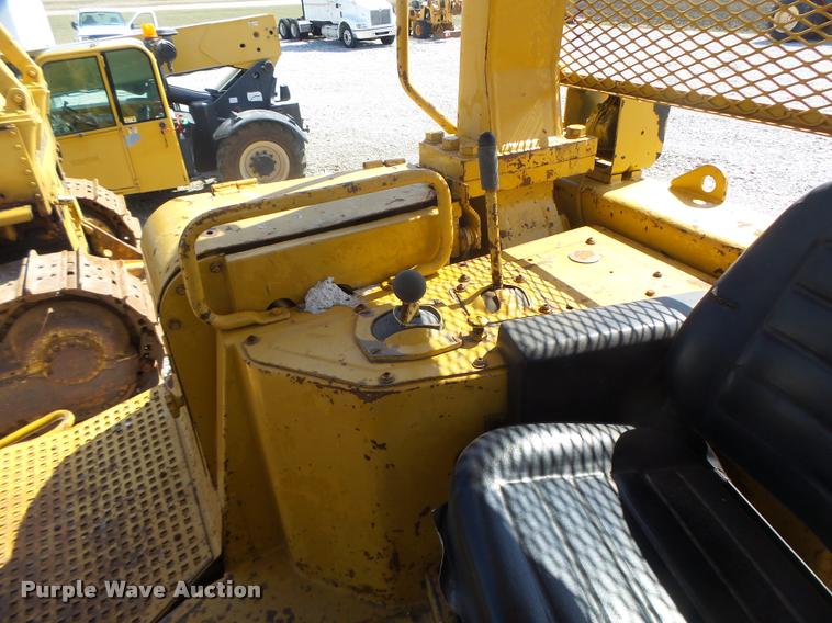 image for item DB1293 Caterpillar D7H Series II dozer
