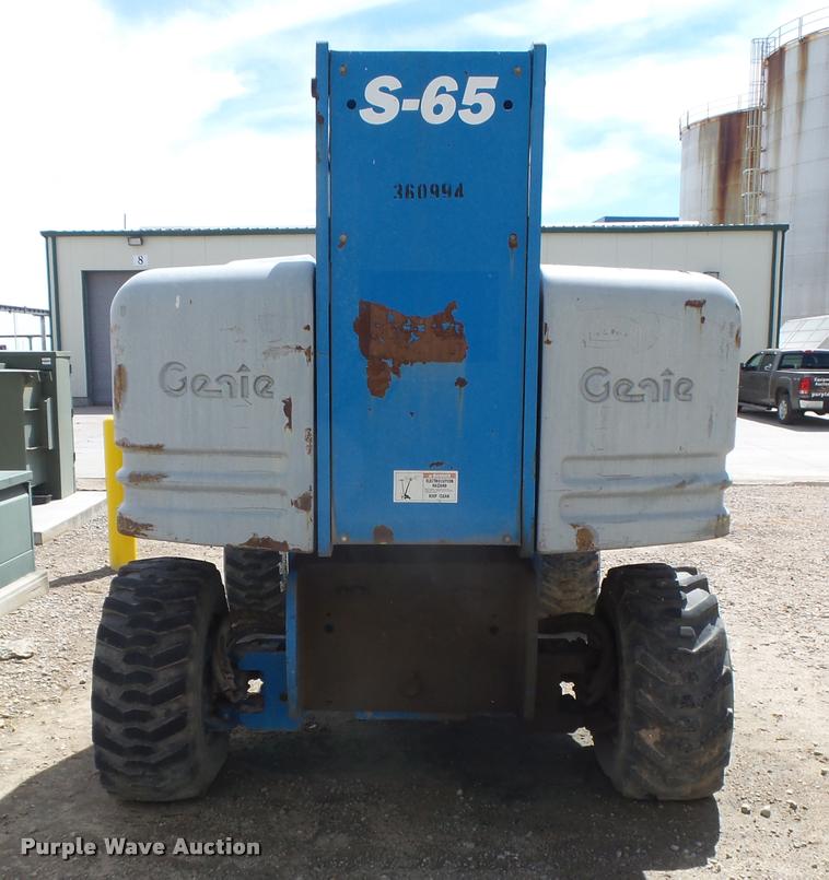 image for item DB1996 2000 Genie S-65 boom lift