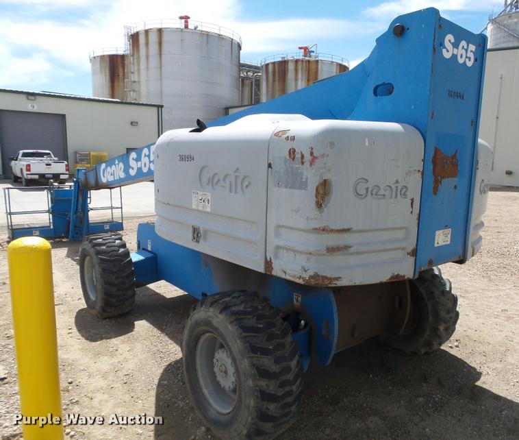 image for item DB1996 2000 Genie S-65 boom lift