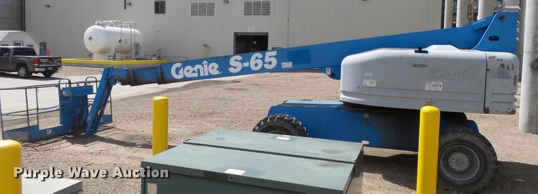 image for item DB1996 2000 Genie S-65 boom lift