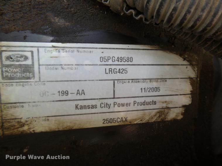 image for item DB1996 2000 Genie S-65 boom lift