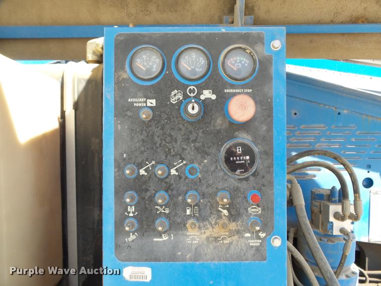 image for item DB1996 2000 Genie S-65 boom lift