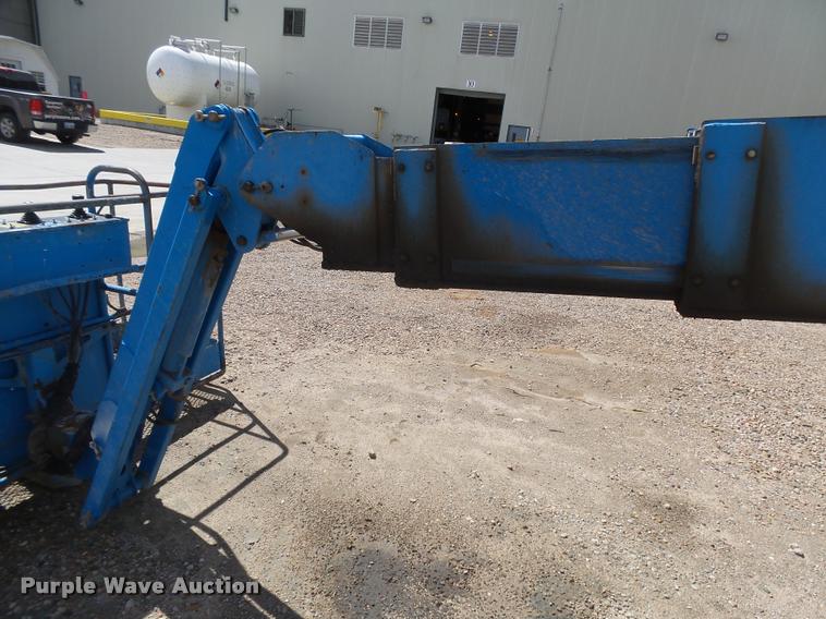 image for item DB1996 2000 Genie S-65 boom lift