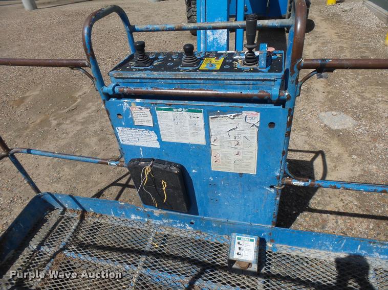 image for item DB1996 2000 Genie S-65 boom lift