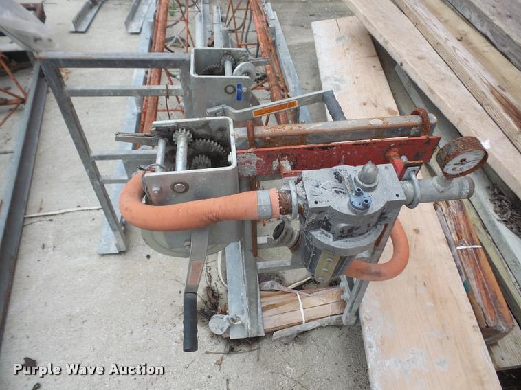image for item DC9224 Pneumatic concrete screed