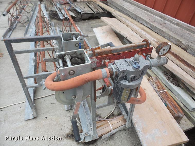 image for item DC9224 Pneumatic concrete screed