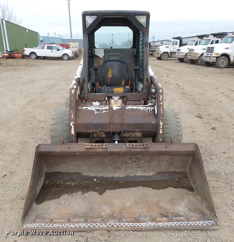 image for item DH9577 2003 Bobcat 763 skid steer